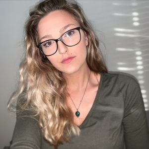 Meet your Posher, Julia